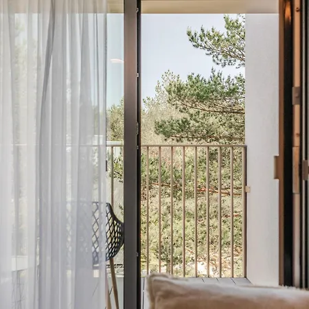 Charming Loft In Pinewood Forest 150m To Sea Apartment *