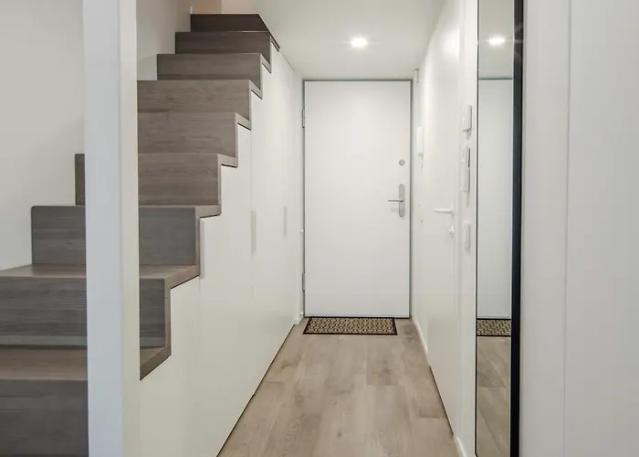 Charming Loft In Pinewood Forest 150m To Sea דירה *