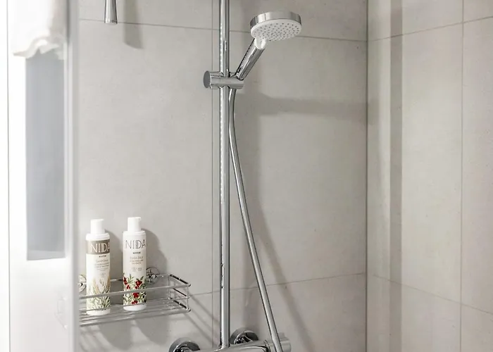 Charming Loft In Pinewood Forest 150m To Sea דירה