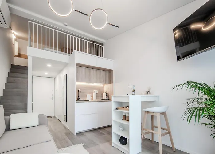 Charming Loft In Pinewood Forest 150m To Sea דירה